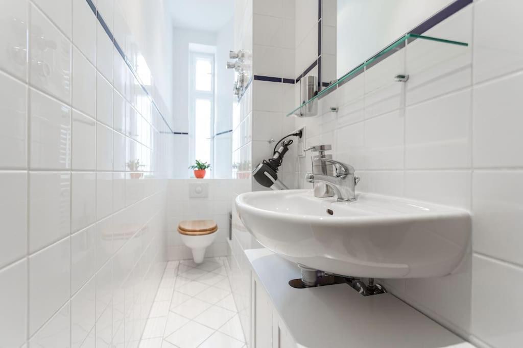 Zentrale Altbauwohnung Im Helmholtzkiez Berlín Exteriér fotografie