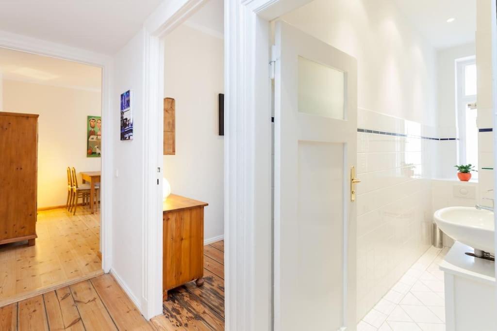 Zentrale Altbauwohnung Im Helmholtzkiez Berlín Exteriér fotografie